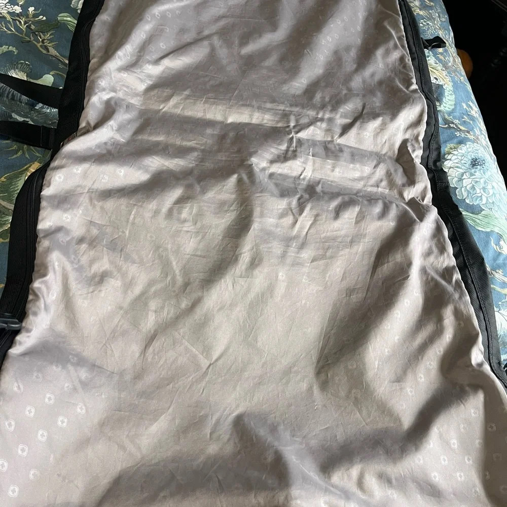 Swiss Alps Black Victorinox 24'x20 Travel Luggage Garment Bag Hanging Clothes